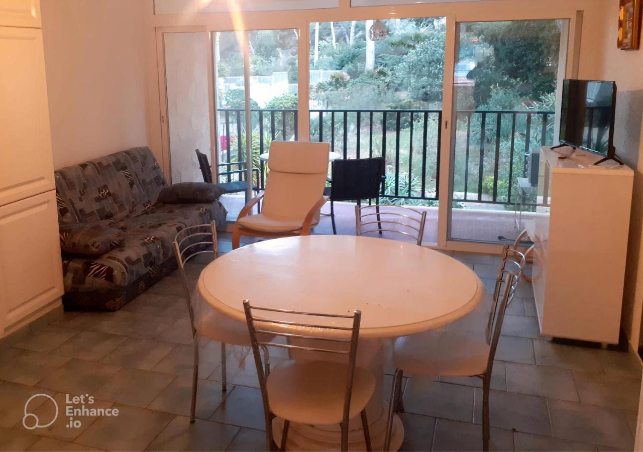 T1 Avec Piscine A 300M Des Plages Pour 4 Personnes - Residence Saint Elme La Seyne-sur-Mer Luaran gambar